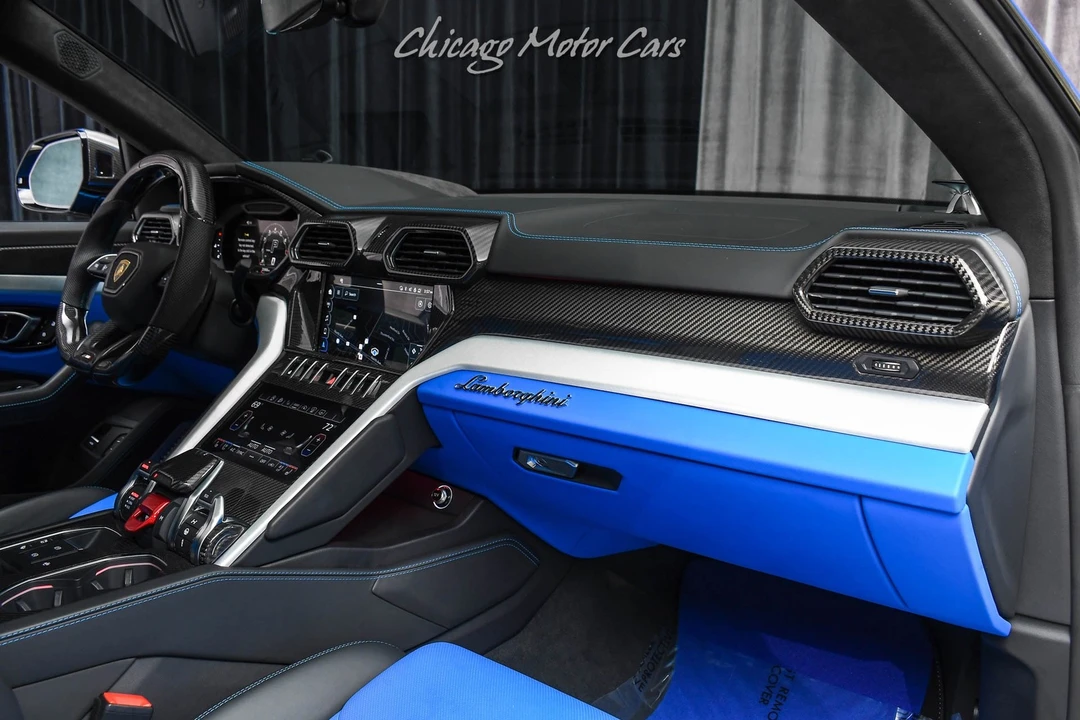 2022 Lamborghini Urus - Image 25 of 31