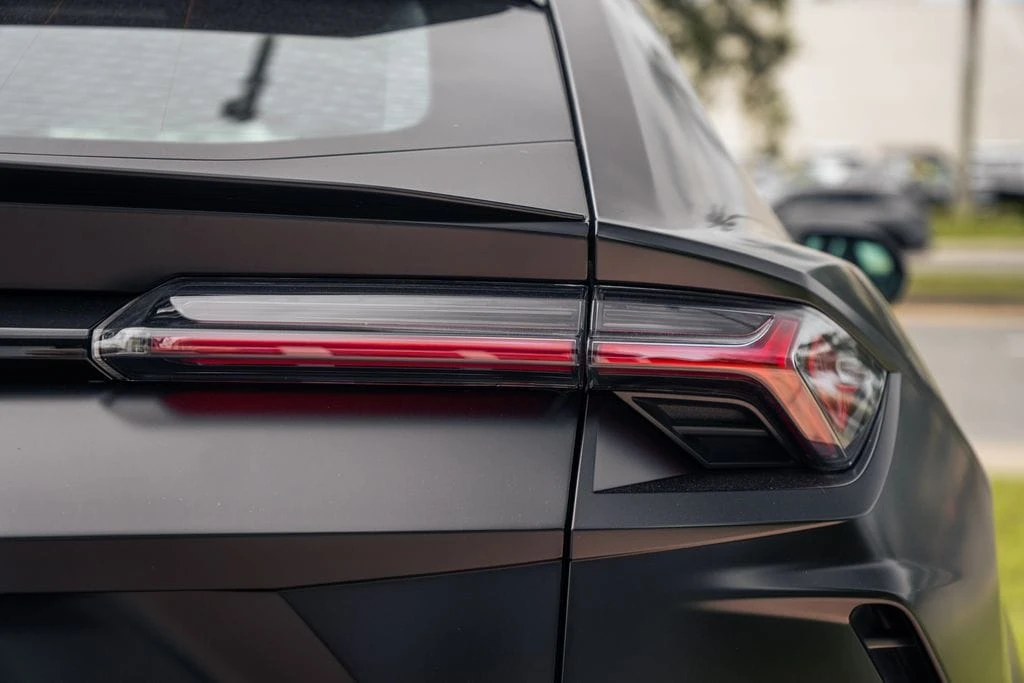 2022 Lamborghini Urus - Image 12 of 31