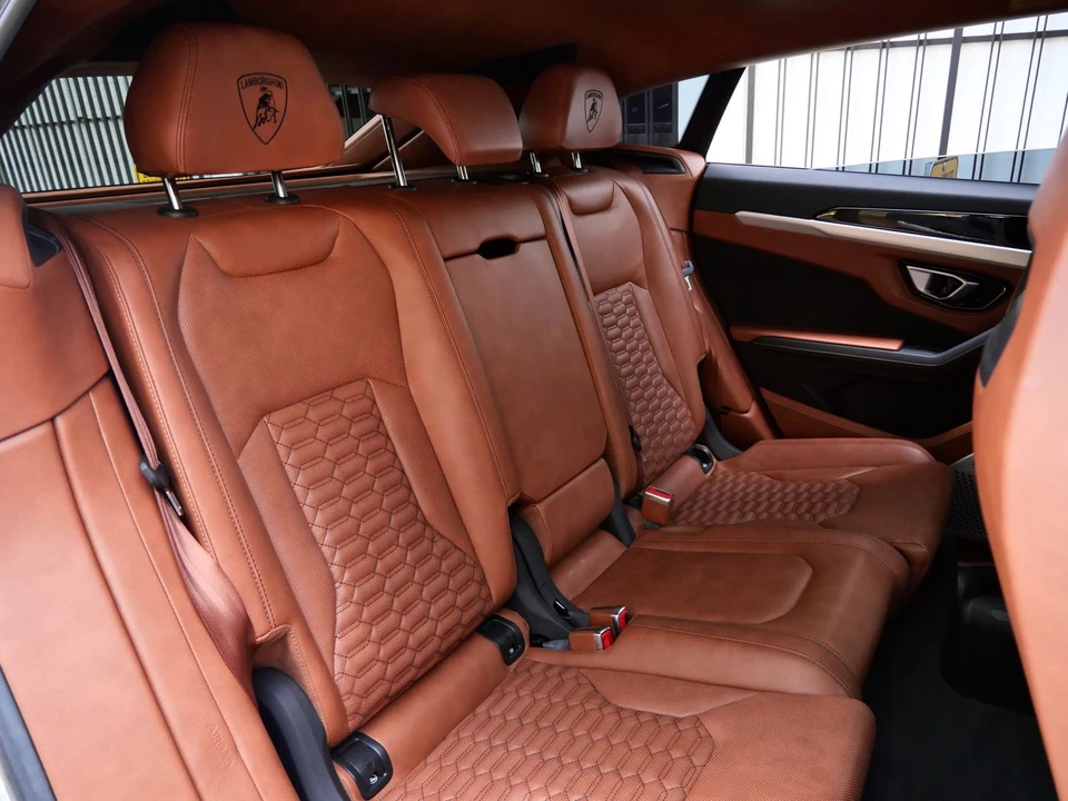 2022 Lamborghini Urus - Image 6 of 27