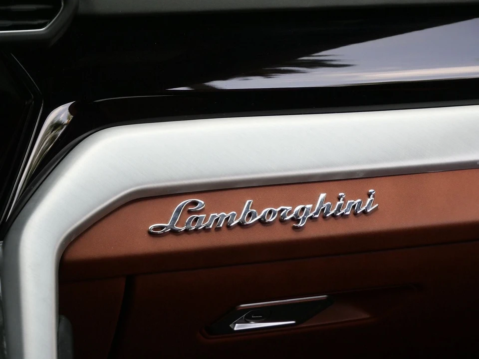 2022 Lamborghini Urus - Image 22 of 27