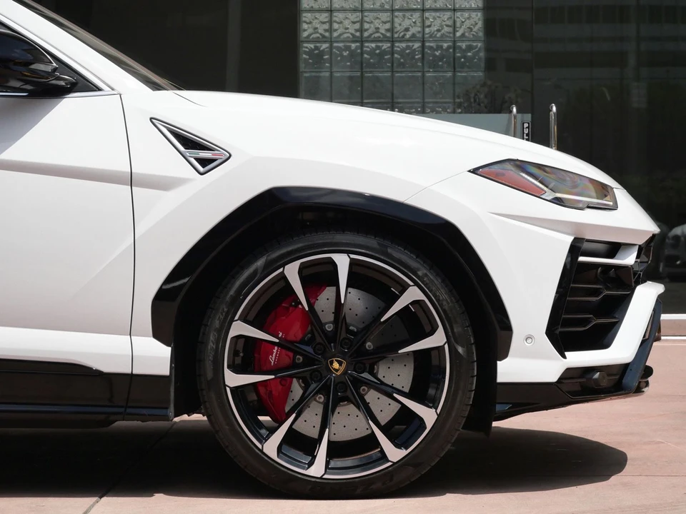 2022 Lamborghini Urus - Image 9 of 27