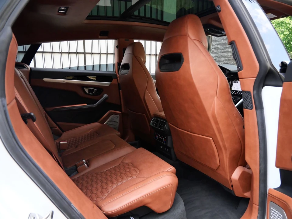 2022 Lamborghini Urus - Image 25 of 27