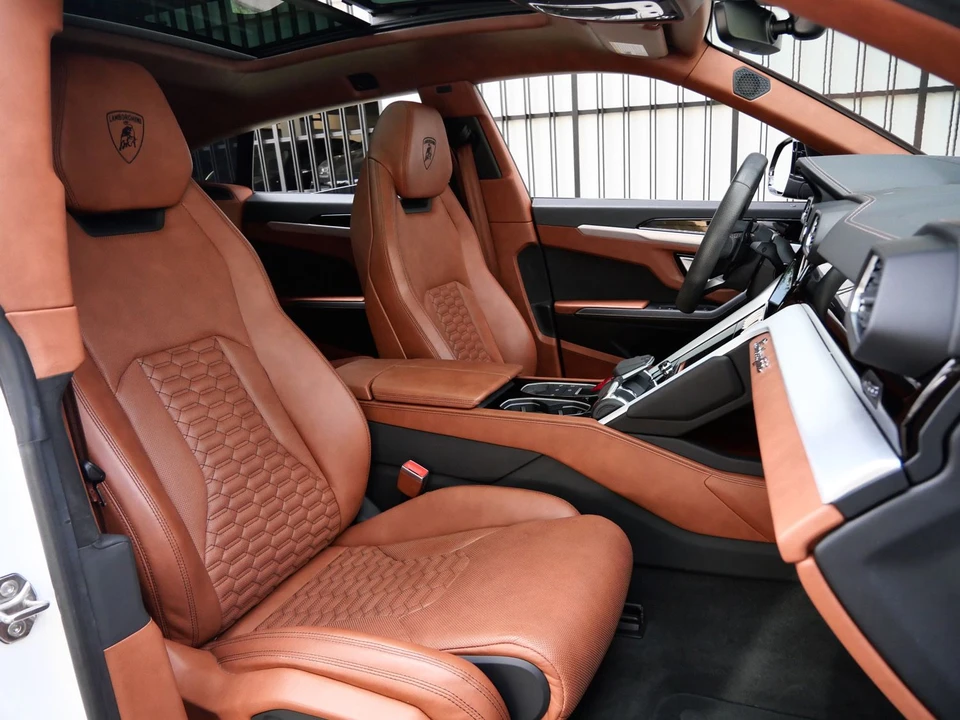 2022 Lamborghini Urus - Image 8 of 27