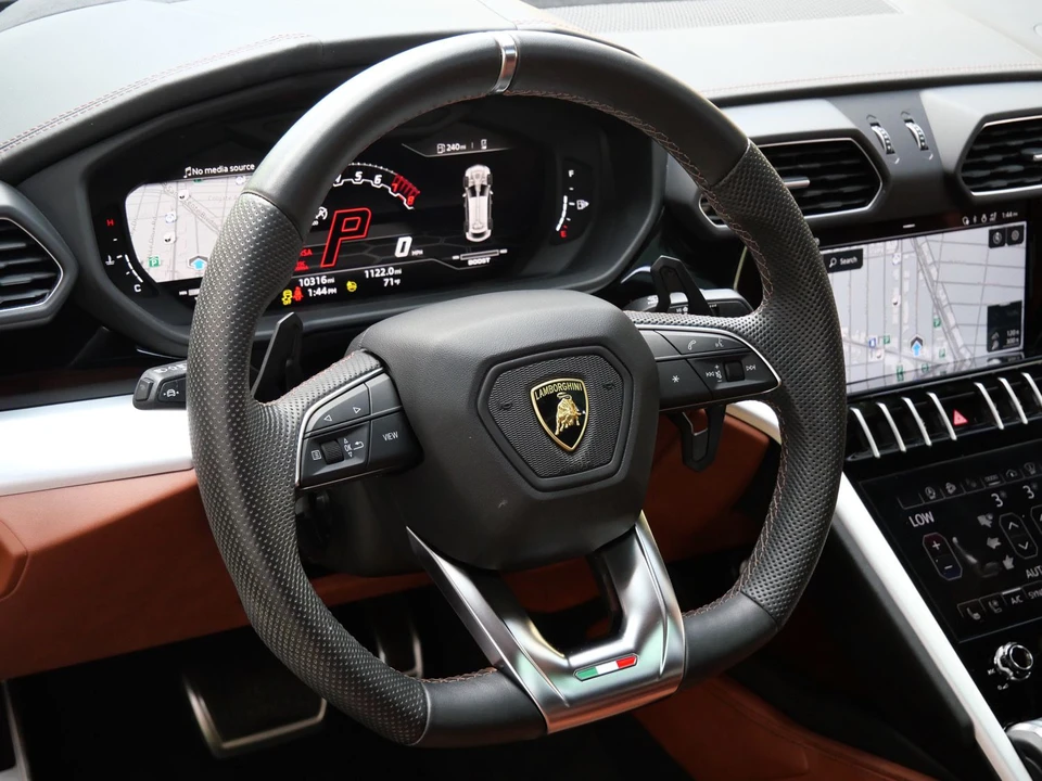 2022 Lamborghini Urus - Image 14 of 27