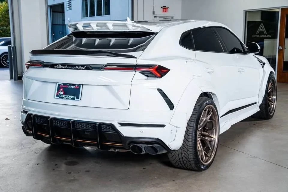 2022 Lamborghini Urus - Image 2 of 8