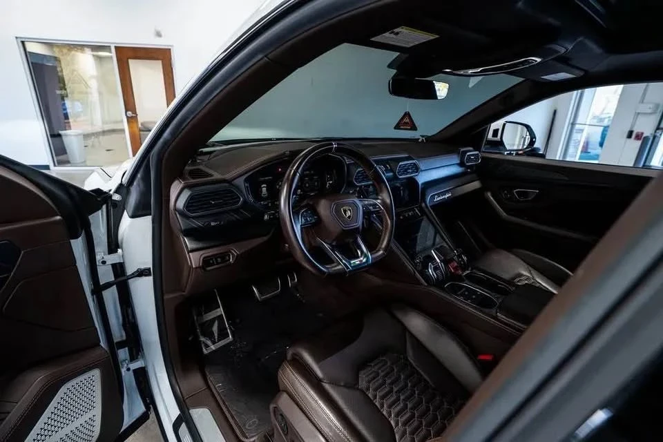 2022 Lamborghini Urus - Image 3 of 8