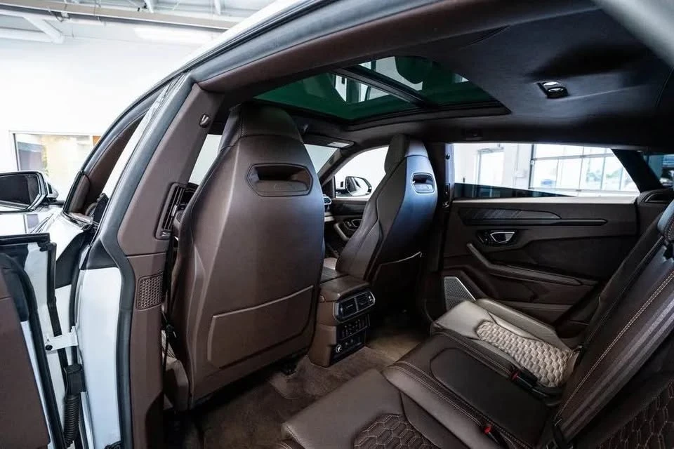 2022 Lamborghini Urus - Image 7 of 8