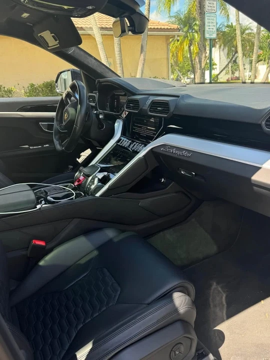 2022 Lamborghini Urus - Image 6 of 10