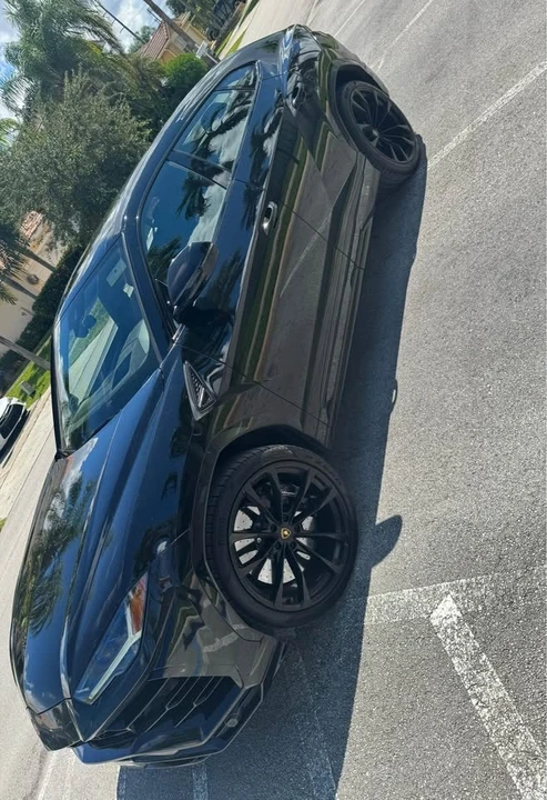 2022 Lamborghini Urus - Image 8 of 10