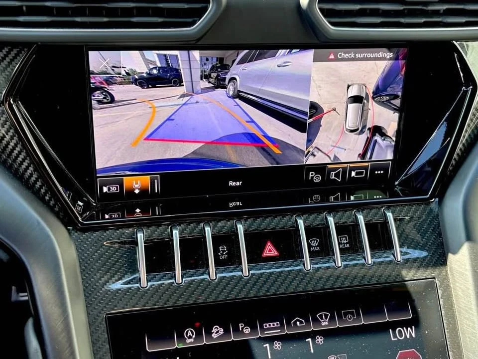 2022 Lamborghini Urus - Image 8 of 11