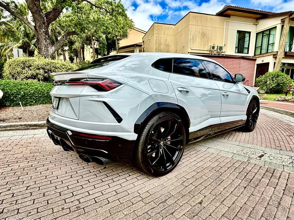 2022 Lamborghini Urus - Image 4 of 12