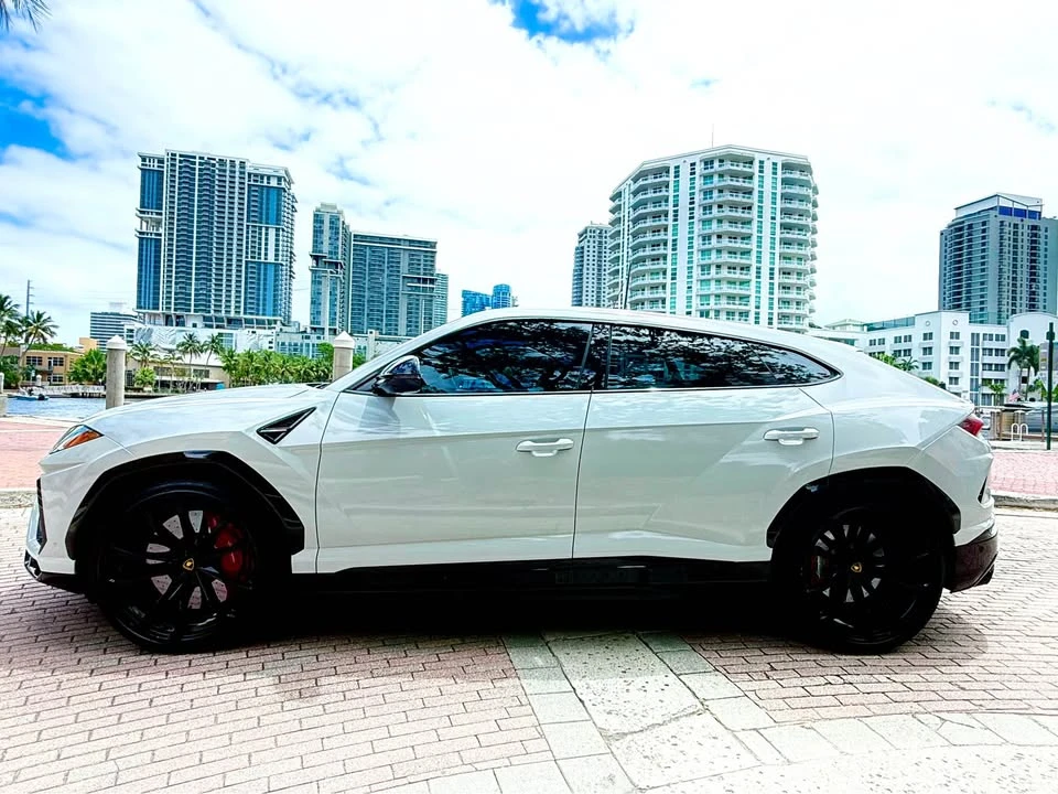 2022 Lamborghini Urus - Image 7 of 12