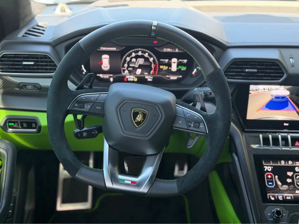 2022 Lamborghini Urus - Image 12 of 13