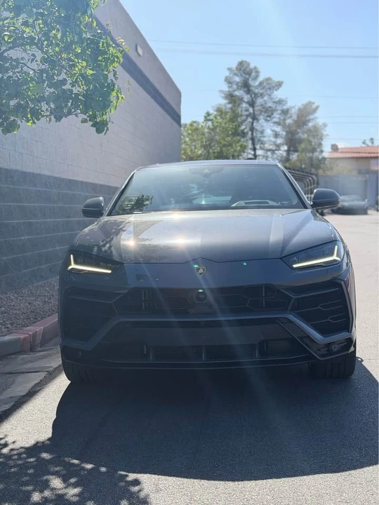 2022 Lamborghini Urus - Image 2 of 13