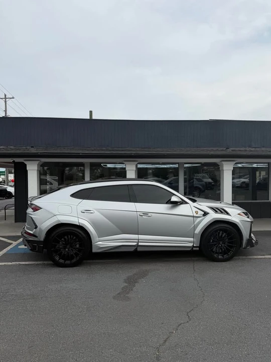 2022 Lamborghini Urus - Image 6 of 16
