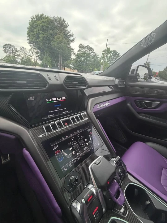 2022 Lamborghini Urus - Image 9 of 16