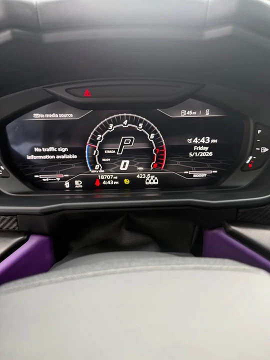 2022 Lamborghini Urus - Image 11 of 16