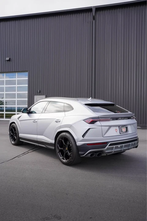 2022 Lamborghini Urus - Image 2 of 20