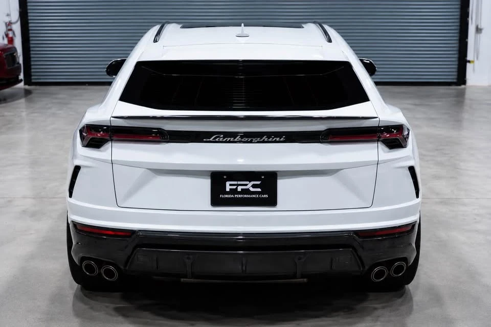 2022 Lamborghini Urus - Image 4 of 11