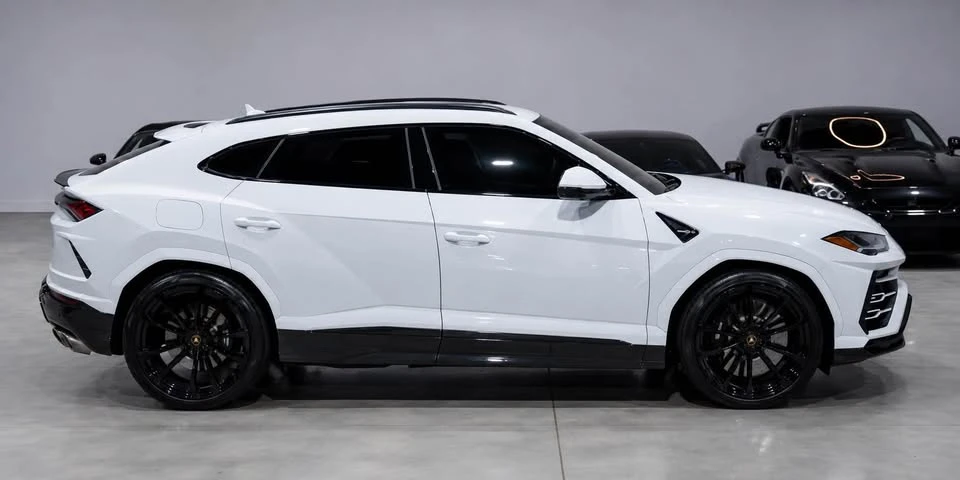 2022 Lamborghini Urus - Image 5 of 11
