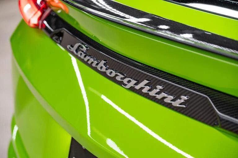 2022 Lamborghini Urus - Image 11 of 14