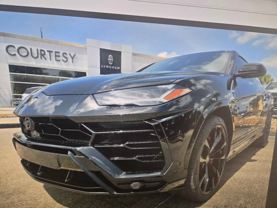 2022 Lamborghini Urus - Image 2 of 5