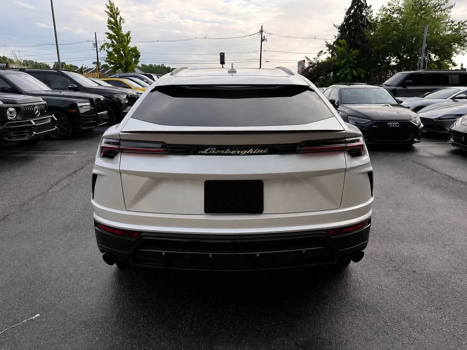 2022 Lamborghini Urus - Image 10 of 19