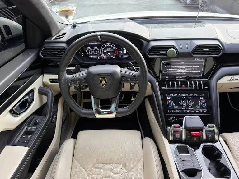 2022 Lamborghini Urus - Image 11 of 19