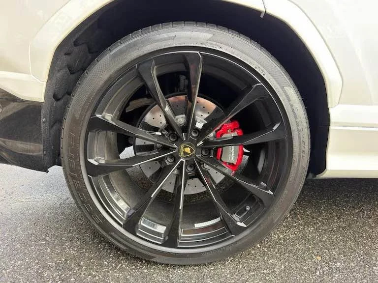 2022 Lamborghini Urus - Image 17 of 19