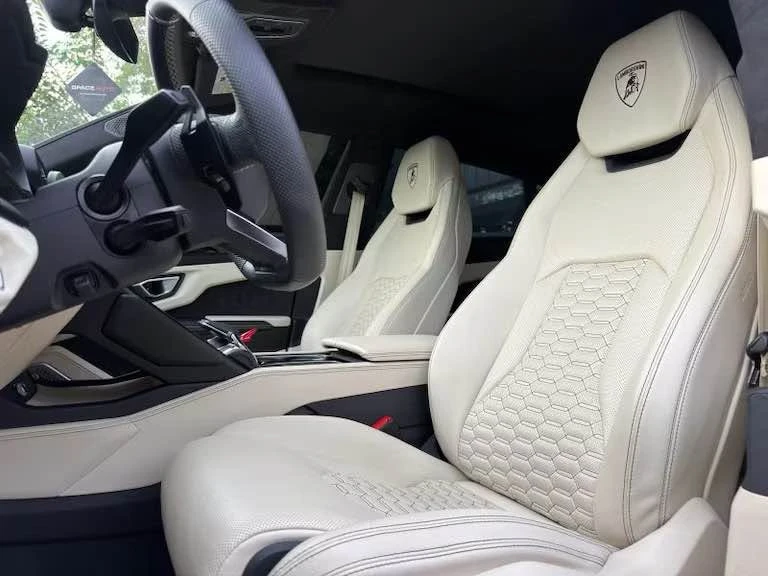 2022 Lamborghini Urus - Image 2 of 19