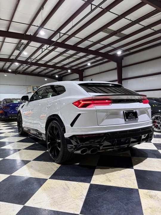 2022 Lamborghini Urus - Image 4 of 7
