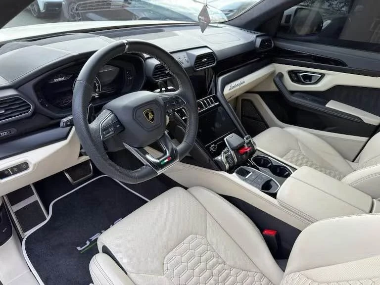 2022 Lamborghini Urus - Image 6 of 19