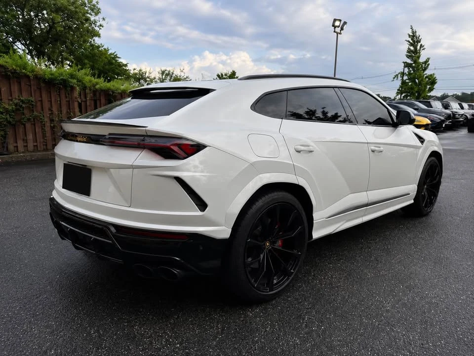 2022 Lamborghini Urus - Image 7 of 19