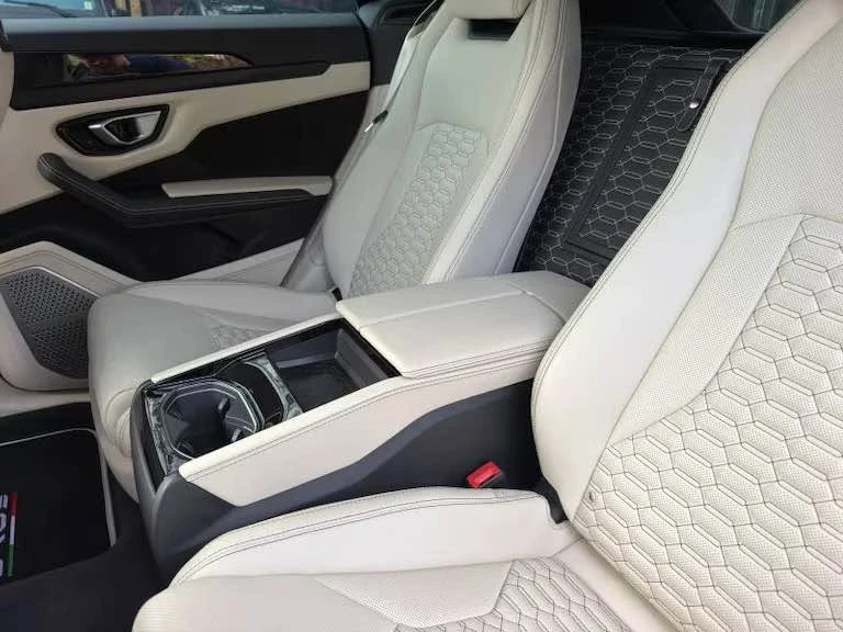 2022 Lamborghini Urus - Image 8 of 19