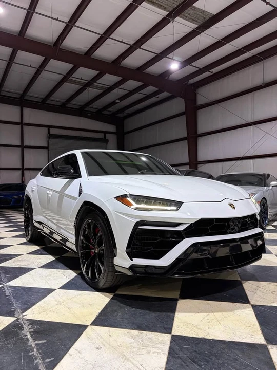 2022 Lamborghini Urus - Image 2 of 7