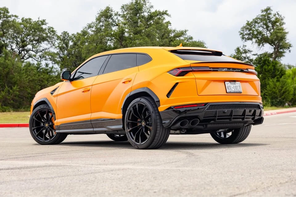 2022 Lamborghini Urus - Image 4 of 4