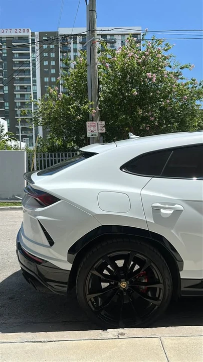 2022 Lamborghini Urus - Image 18 of 18