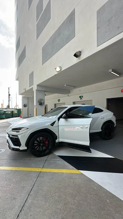 2022 Lamborghini Urus - Image 10 of 18