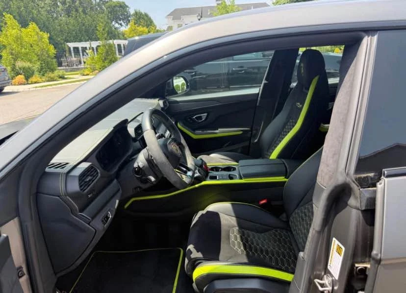 2022 Lamborghini Urus - Image 5 of 7