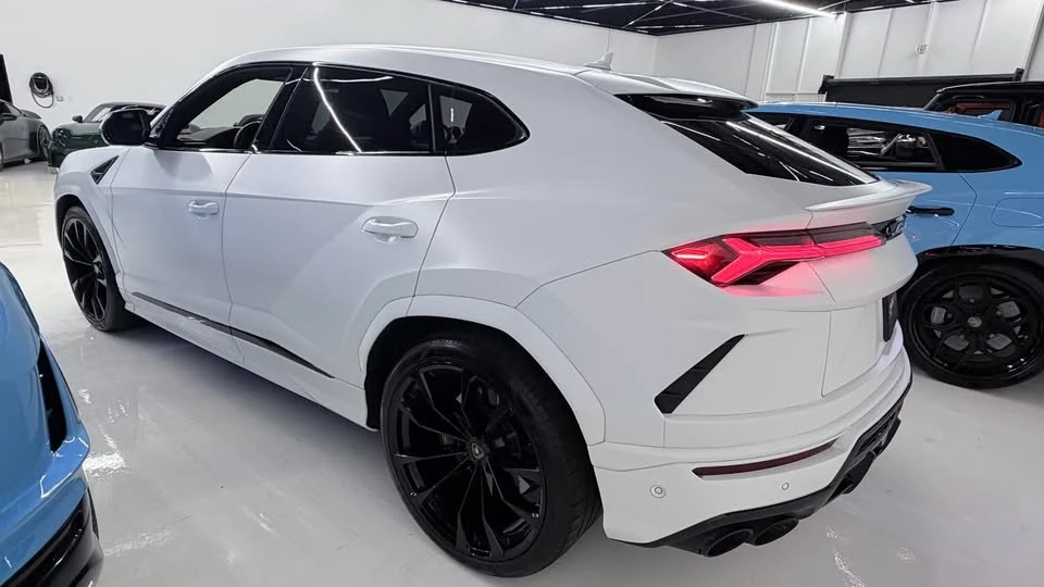 2022 Lamborghini Urus - Image 8 of 16