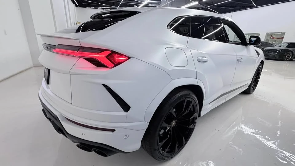 2022 Lamborghini Urus - Image 7 of 16