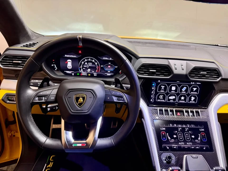 2022 Lamborghini Urus - Image 13 of 19