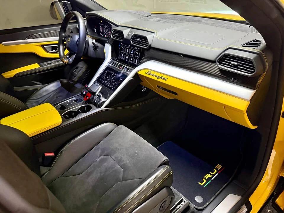 2022 Lamborghini Urus - Image 15 of 19