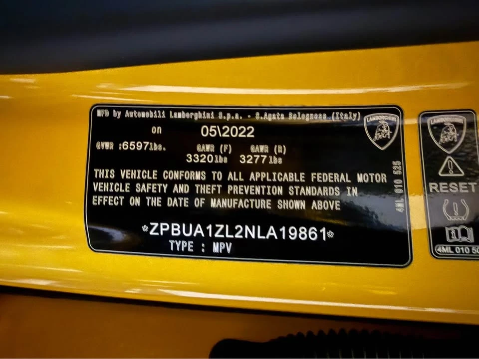 2022 Lamborghini Urus - Image 12 of 19