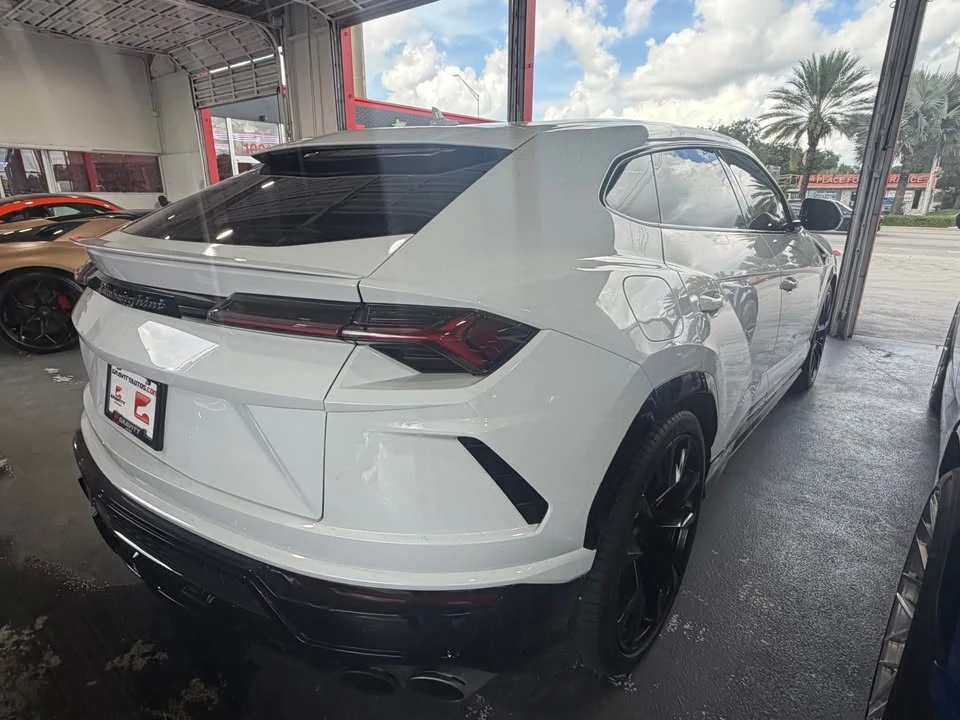 2022 Lamborghini Urus - Image 3 of 3