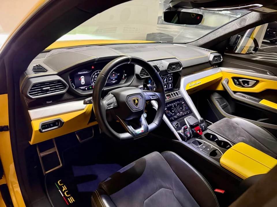 2022 Lamborghini Urus - Image 11 of 19