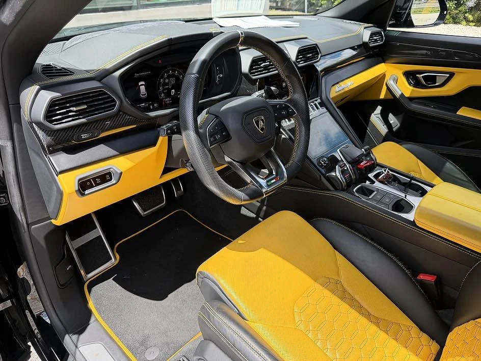 2022 Lamborghini Urus - Image 8 of 9