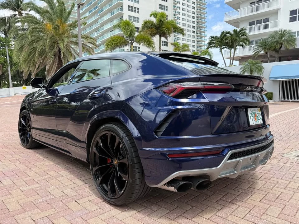 2022 Lamborghini Urus - Image 17 of 20