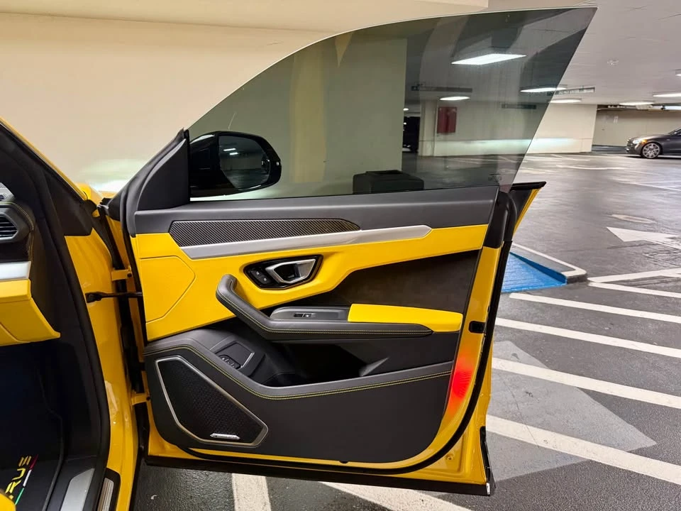 2022 Lamborghini Urus - Image 17 of 19
