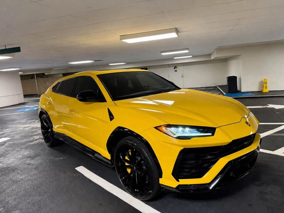 2022 Lamborghini Urus - Image 2 of 19